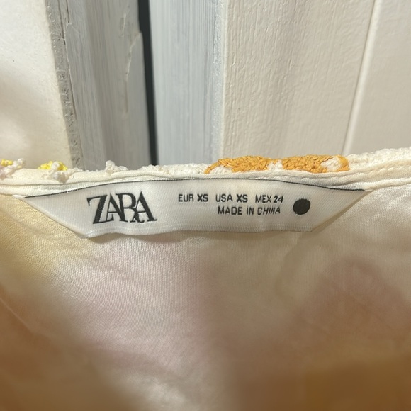 Rare Zara Crochet Floral Dress - Picture 3 of 4